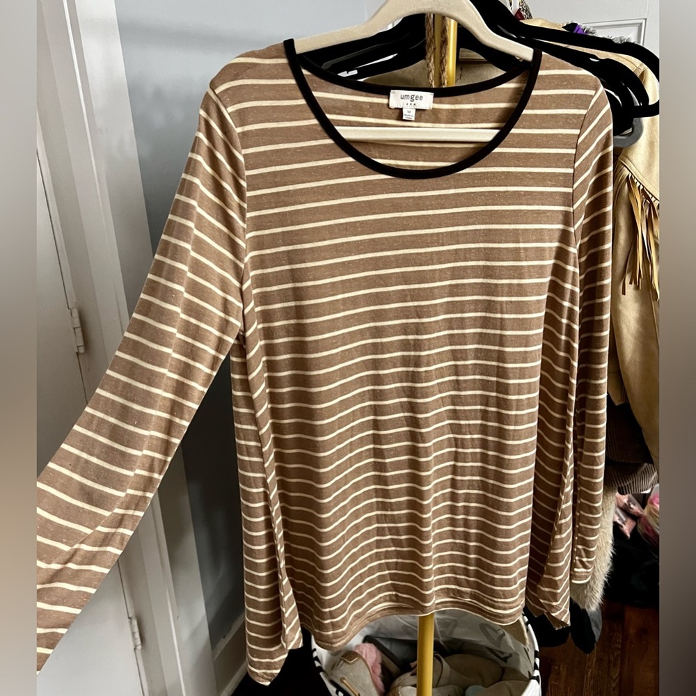 🦋Like New🦋 Umgee Striped Long Sleeve Crew Neck Top